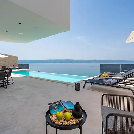 Seafront Kiara With 5 En-suite Bedrooms In Omis