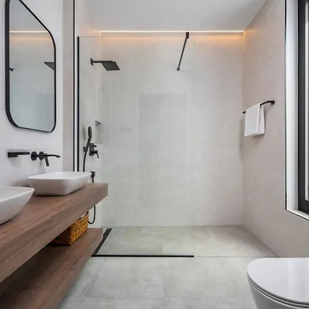 וילה Seafront Kiara With 5 En-suite Bedrooms In אומיס