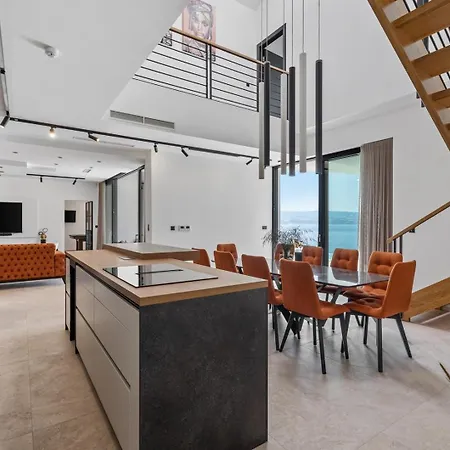 Seafront Kiara With 5 En-suite Bedrooms In Villa